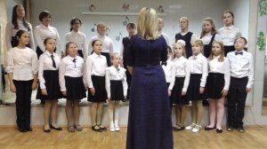 Детская песенка "Стоит мал человечек"