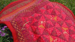 Красное лоскутное одеяло Роза Ветров