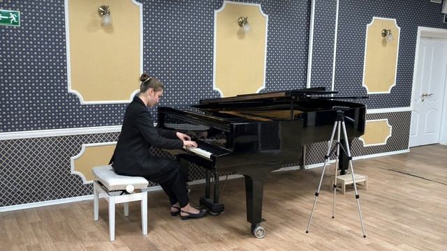 13. Синягина Дарья играет на концерте «На клавишах мая» 18 мая 2025 г.