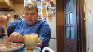 10-08-2025 мукбанк  ем и наслаждаюсь жизнью и худеем