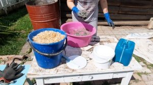 Копаем канализацию в Большом доме! Крашу стену в Маленьком доме!