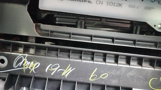 Замена салонного фильтра Митсубиси Паджеро спорт