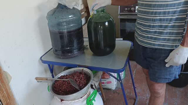 Вино из вишни и вишневая водка