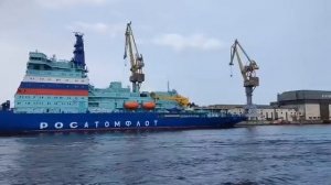 Корабли на Балтийском заводе в Санкт-Петербурге