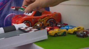 МУЛЬТИКИ ПРО МАШИНКИ.ТАЧКИ. МАКВИН ОБКАТЫВАЕТ НОВУЮ ГОНОЧНУЮ ТРАССУ И ЗАПУСКАЕТ НОВЫЙ ЧЕЛЕНДЖ