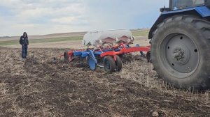 Союз-Агро Татнефти по уральскому пред хребту сеем яровую пшеницу по дождю и морозу.