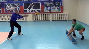 Обучение волейболу. Нижняя передача мяча. Для начинающих. Для взрослых