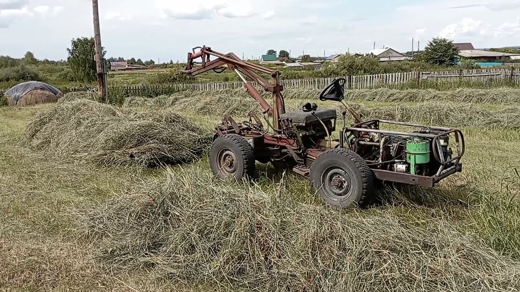 Заготовка сена. Второй укос( отава) в огороде. смотреть онлайн