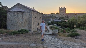 Генуэзская крепость и самое намоленное место в Крыму.