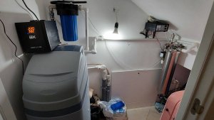 Обезжелезивание воды. Плановое ТО Ионизатора, замена загрузки в колонне.