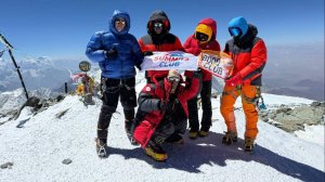 Фрагмент восхождения на пик Ленина группы Клуба 8000 "Горные суслики"