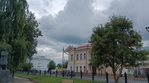 В дождь по вечерней Вологде ...