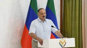 Сергей Меликов вручил награды лауреатам госпремий