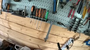 Отпилил большие , а дальше будет работать химия ! ХУТОР В ЛЕСУ №762