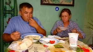 Жизнь в деревне. Лежа не ем периодически встаю