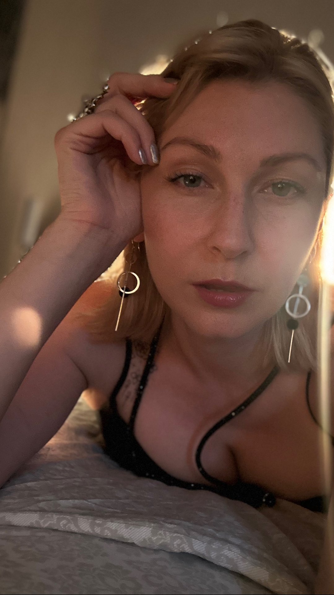 Созависимые отношения — это гораздо больше, чем просто трудности взаимодействия. смотреть онлайн