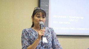 Из-за плохой дороги ритуальная служба отказалась доставлять тело мужа.