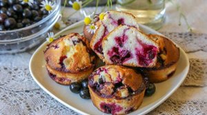 Маффины с черной смородиной