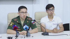 Поступить в университет и пройти срочную службу у себя дома