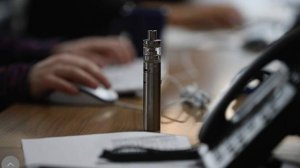 Роспотребнадзор запретил продавать вейпы и энергетики под одним брендом