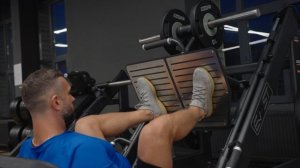 Тренажер E7056 Жим ногами