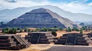 Мексика. Теотиуакан. Пирамида Солнца. Археологическая зона