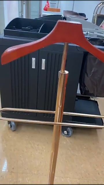 Вешалка для одежды напольная премиум деревянная роскошная WisePro / 83-3 смотреть онлайн