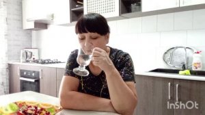 Навожу порядок в огороде 🍓 Поговорим 😀 Хочу много подписчиков и просмотров 😀