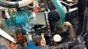 Бензопила КАРВЕР подтекает бензин где то при заправке бензопилы.