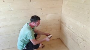 Шпаклюю стены и далее крашу