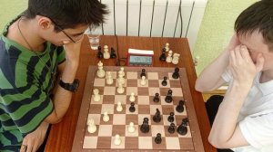 Погосов Давид (2064) - Михненко Александр (2101)