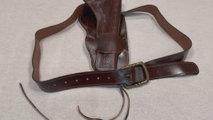 Кобура кожаная для 1 револьвера темно-коричневая, Leather cartridge belt for one revolver, Denix 723