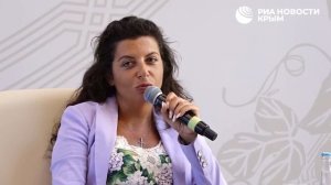 От любимых книг до проблем глобальной журналистики: Маргарита Симоньян пообщалась с молодежью