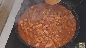 Тушёная капуста с колбасой