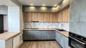 Лучшее предложение в районе - просторная квартира с великолепным дизайнерским ремонтом.