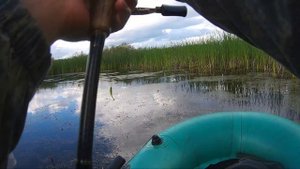 РЫБАЛКА В КАМЫШАХ НА БЛЕСНУ. Ловля щуки на неогрузку и вертушку