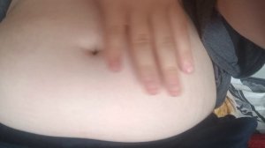 ИГРАЮ С ЖИВОТИКОМ🤤🤤🤤