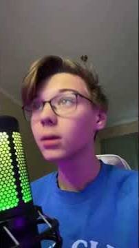 Угоняю от проблем на своей малыхе… а на чем вы уезжаете от них? #кридshorts смотреть онлайн