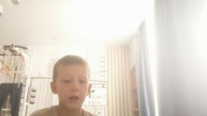 Лев лепит деда мороза