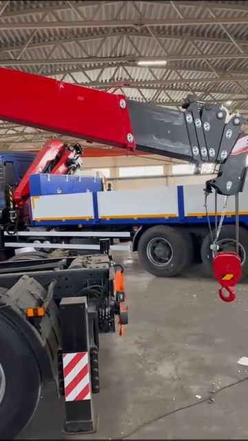 Изготовили седельный тягач КАМАЗ 65116 с манипулятором (КМУ)... смотреть онлайн