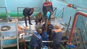 Замену запорной арматуры проводят сегодня специалисты на Асиновском водозаборе