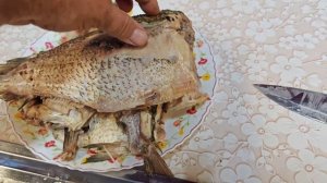 Уха из сазана и подлещика на костре в казане