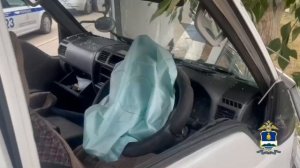 В Улан-Удэ водитель протаранил табачный киоск и влетел в остановку