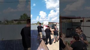 Поздравление от белого мишки в Оренбурге .mp4