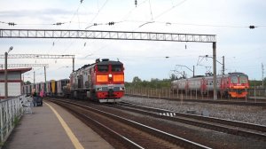 Тепловозы 2ТЭ10М-3390 и 2ТЭ116У-0060 со сдвоенным ремонтным поездом.