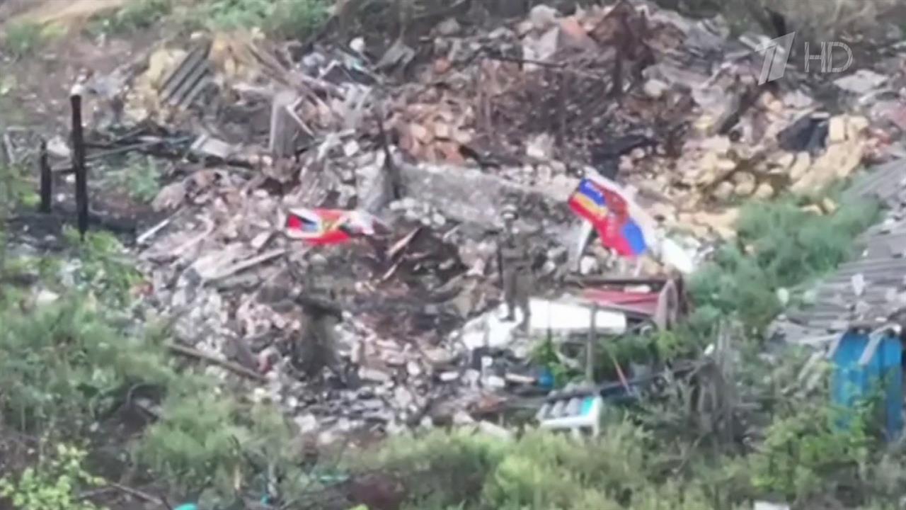 В поселке Зеленый Гай Харьковской области водрузили российский флаг