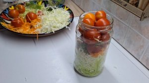 Помидоры с капустой в банках на зиму.
