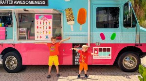 Влад и Ники. Крис и Ники играют в мамином грузовике с мороженым и другие веселые истории для детей!