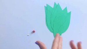 Учимся вырезать ножницами