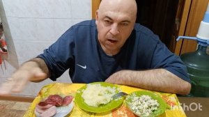 Мукбанг. Пюре, ветчина, колбаса и оливье. Загадочный случай в Припяти.